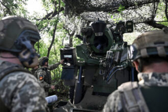 cel mai fierbinte punct de pe linia frontului kievul spune ca vladimir putin a mobilizat peste 100 000 de soldati la pokrovsk 685ee02f0a304