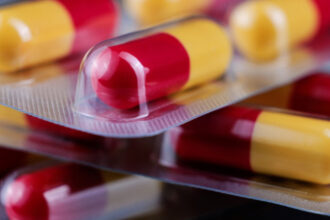 cercetatorii scotieni au produs paracetamol dintr un pet anuntul primit cu scepticism de activistii de mediu 685a626f08120