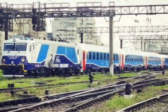 cfr calatori anunta ca introduce trenuri noi in circulatie care sunt rutele pe care vor merge garniturile modernizate 683fd9a6d6bbb