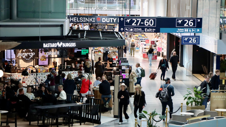 compania aeriana care promite sa penalizeze pasagerii indisciplinati cu cel putin 500 de euro amenda se trage direct de pe card 684c3cbf922ba