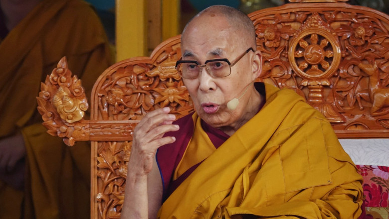 dalai lama si ar putea anunta succesorul pe 2 iulie cu cateva zile inainte sa implineasca 90 de ani 68543810d6148