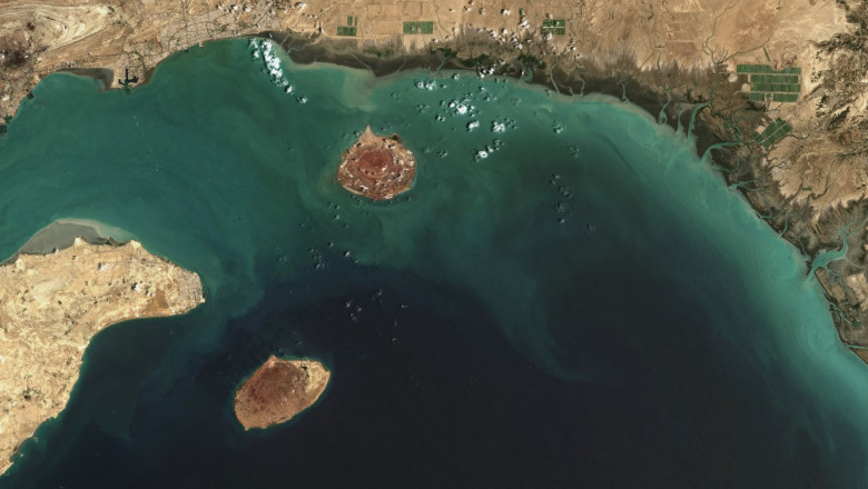 de ce stramtoarea ormuz pe care iranul ameninta ca o va inchide este vitala pentru comertul mondial 685a2a64bc9fb