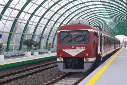 degajari de fum la automotorul unui tren care circula catre aeroportul henri coanda circulatia a 3 trenuri de calatori a fost afectata 68591f1f533b0