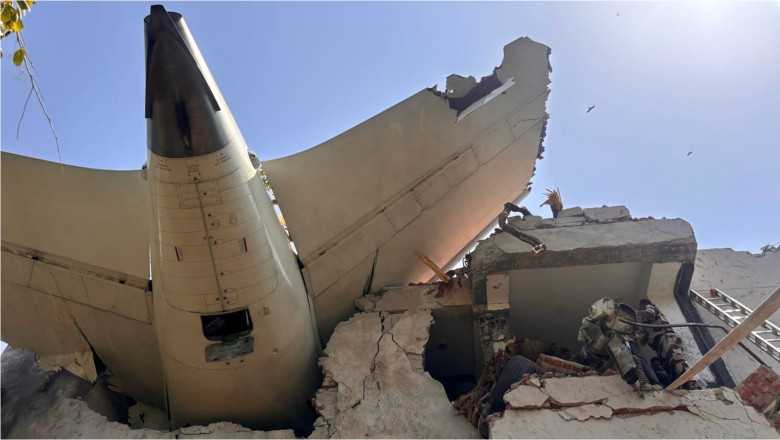 dezastre aviatice cu un singur supravietuitor fata salvata din jungla dupa 11 zile si stewardesa care a cazut de la 10 000 de metri 684cf4f8e4c91