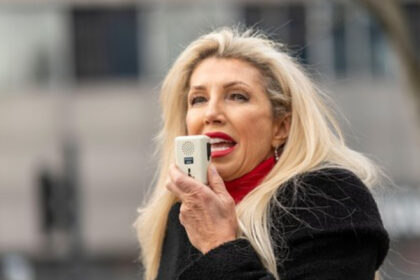 doi frati britanici isi acuza mama pentru moartea surorii lor dupa ce i a tratat cancerul cu spalaturi stomacale si sucuri de legume 685f6ce1c5f39