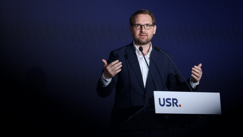 dominic fritz inca nu sunt roman in acte de peste un an stau la coada cea mai romaneasca experienta ever 68569bc7175e3