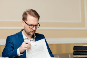 dominic fritz se opune cresterii de taxe statul roman sa faca o cura de slabire si sa taiem din chetuieli 684c227eadb32