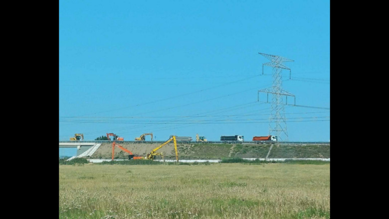 drumul principal de legatura intre podul suspendat peste dunare si judetul tulcea intra din nou in reparatii inainte de inaugurare 68533b00ae95b