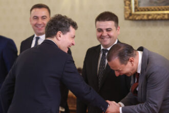 exclusiv cum explica baluta plecaciunea in fata fostului adversar politic nicusor dan dupa ce l a facut impostor in campania electorala 68543f14bc84e