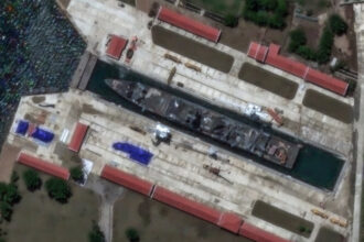 foto noul distrugator al coreei de nord a fost mutat langa granita cu rusia pentru reparatii dupa lansarea esuata la apa 6846fce271d74