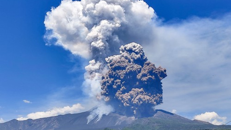galerie foto cel mai mare vulcan activ din europa a erupt din nou imagini spectaculoase 683dbda6a5aa4