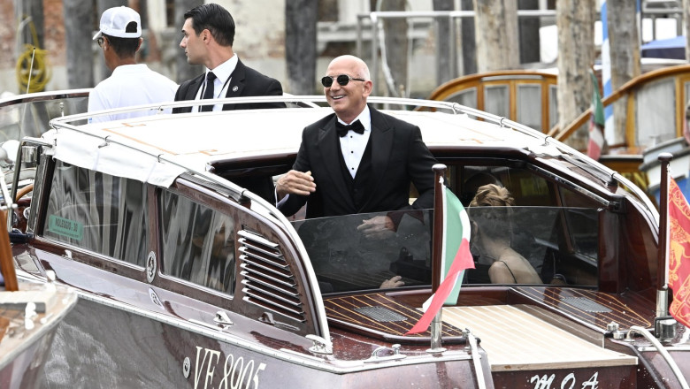 galerie foto jeff bezos s a casatorit cu lauren sanchez imagini spectaculoase de la nunta anului e o abatere de la ceea ce se asteapta oamenii 685f8545697a0