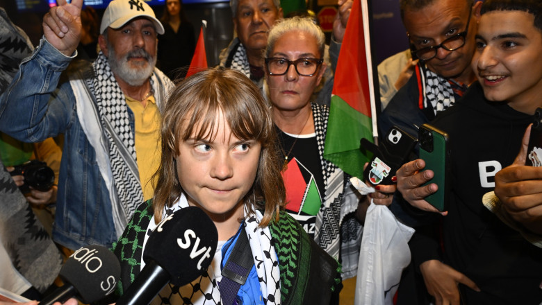 greta thunberg a fost torturata de israelieni cu cantece pentru copii inainte de a fi deportata in suedia 68496d7fe8f54