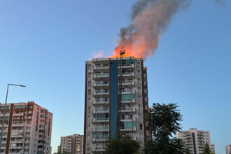 incendiu la o cladire cu 13 etaje in sud estul turciei trei morti dintre care doi copii 684208e732f4a