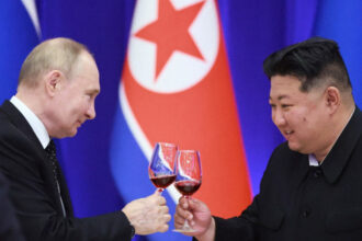 kim jong un ii va trimite si mai multi soldati lui vladimir putin in lunile urmatoare avertizeaza seulul 685d16fcf1e30