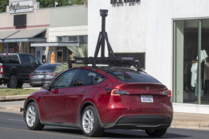 lansare cu probleme a masinilor robotaxi ale tesla in sua autoritatile investigheaza depasiri de viteza si viraje neregulamentare 685b0eb17a0f8