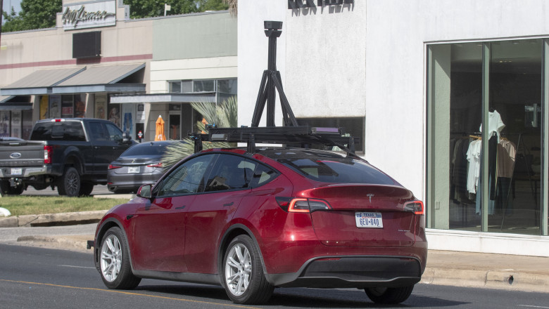 lansare cu probleme a masinilor robotaxi ale tesla in sua autoritatile investigheaza depasiri de viteza si viraje neregulamentare 685b0eb17a0f8