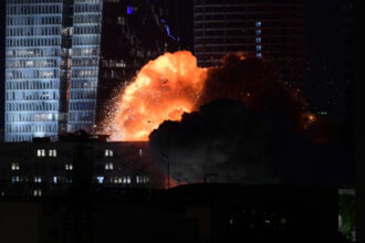 live text a doua noapte de bombardamente israelul este in razboi iranul isi rezerva dreptul de a raspunde decisiv 684d055f9cc76