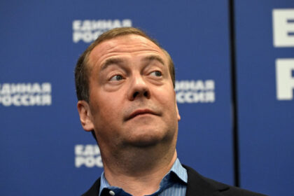 medvedev intervine in razboiul dintre trump si musk si se ofera sa medieze conflicul mesajul sarcastic al fostului presedinte rus 6842dbd3d6f87