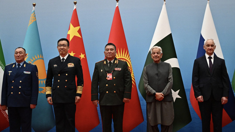 ministrii apararii din iran china si rusia s au intalnit pentru a discuta despre schimbarile cruciale ale secolului 685d08f4e7f9b