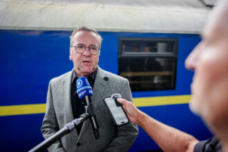 ministrul german al apararii a mers la kiev dupa ce moscova a amenintat berlinul cu razboiul din cauza rachetelor taurus 684a9018d05bb