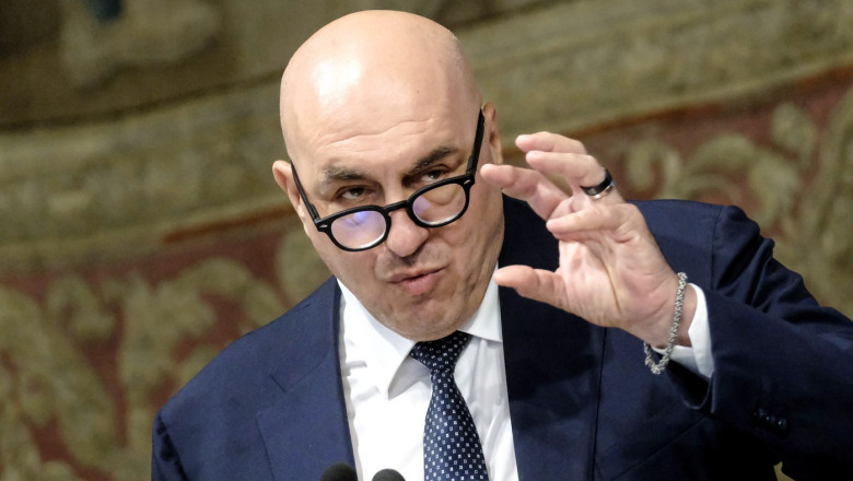 ministrul italian al apararii spune ca nato nu mai are un motiv sa existe asa cum este acum 6855a200f1aa5