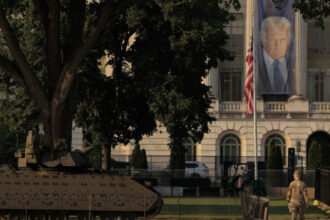 motivul suprinzator din cauza caruia parada militara a lui donald trump ar putea fi anulata multimea ar fi pusa in pericol 684b0ea781be0