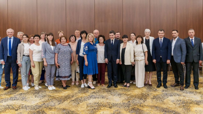 nicusor dan s a intalnit cu membrii comunitatii romanesti din zona odesa ne am asumat ca vom deschide repede consulatul de acolo 6849eadadfa79