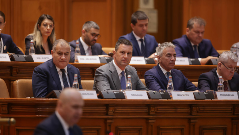 noul guvern investit de parlament cabinetul bolojan a obtinut 301 voturi pentru si 9 impotriva aur a parasit sala inaintea votului 6859818ba563c