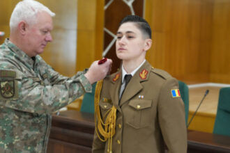 o romanca absolventa a academiei west point a primit gradul de sublocotenent am sa fiu un ofiter care serveste romania cu onoare 6859abc3c6fa3