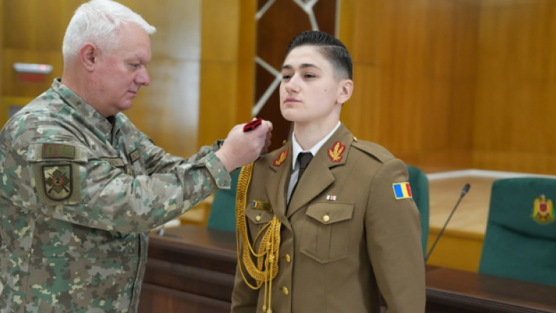o romanca absolventa a academiei west point a primit gradul de sublocotenent am sa fiu un ofiter care serveste romania cu onoare 6859abc3c6fa3
