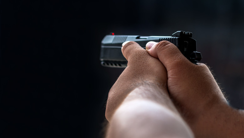 persoanele inculpate in dosare penale nu mai pot cumpara sau detine arme lege promulgata de nicusor dan 6843fa36d419b