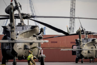 polonia amana cumpararea de elicoptere black hawk poate ca ar trebui sa achizitionam drone 684324785712c