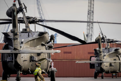 polonia amana cumpararea de elicoptere black hawk poate ca ar trebui sa achizitionam drone 684324785712c