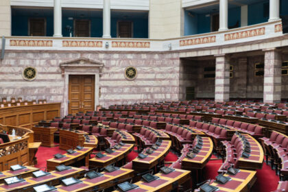 premiera in grecia mandatele a trei parlamentari de extrema dreapta retrase prin hotarare judecatoreasca 6848ff592ccac