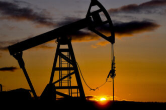 pretul petrolului a crescut dupa atacul israelului asupra iranului ajungand la cel mai ridicat nivel din ultimele 5 luni 684bd5df0a106