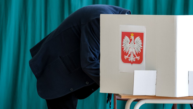 prezenta mare la turul al doilea al prezidentialelor din polonia viziunile pro ue si maga se ciocnesc duminica la urne 683c7ee6dc839