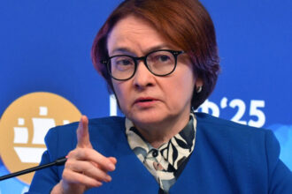 putin cere evitarea recesiunii dar economia rusiei e pe marginea prapastiei avertismentul dur al sefei bancii centrale 6855747195923