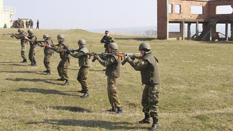 regele spaniei si presedintele romaniei sunt asteptati la centrul de instruire intrunita de la cincu care gazduieste exercitii nato 6847bbe2d8381