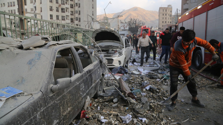 reversul medaliei atacul israelului starneste sentimente anti regim printre iranieni cred ca acesta e sfarsitul lor 684c69881c9cf