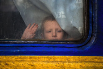 rusia acuzata ca a rapit aproape 35 000 de copii ucraineni e ceva comparabil cu ce au facut nazistii in polonia 685f6cdb6c3ff