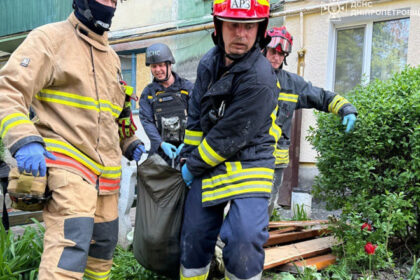 rusia vaneaza in mod deliberat echipele de salvare ucrainene care intervin in urma loviturilor aeriene aceasta nu este o coincidenta 683fcaa7dd939