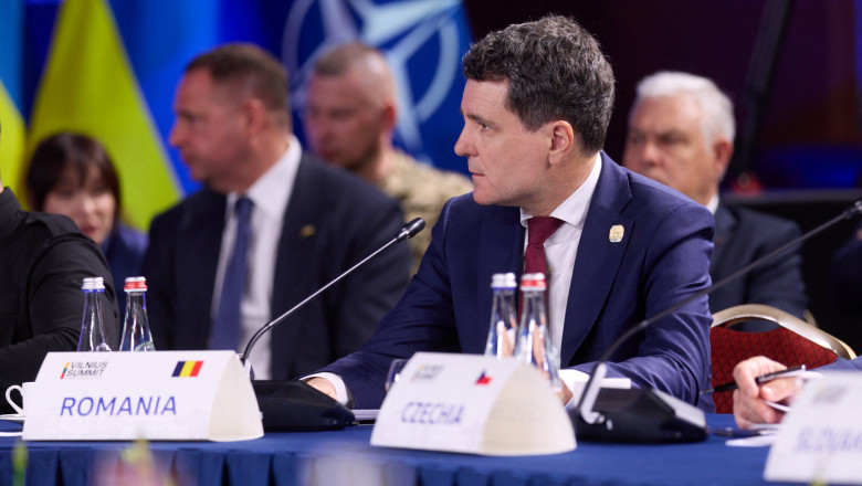 sondaj peste doua treimi din romani vor un rol activ al romaniei in ue si intarirea relatiei cu sua sub presedintia lui nicusor dan 6849380a9959d