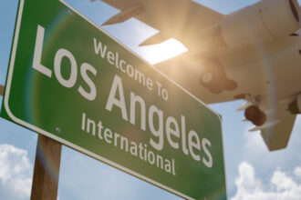 tarifele impuse de donald trump ar putea pune in pericol siguranta aeriana biletele de avion mai scumpe 683fdd6de8ed8