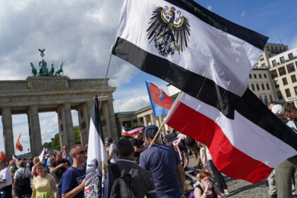 tinerii extremisti sunt tot mai predispusi la violenta avertizeaza ministrul de interne german 68467e51533d5