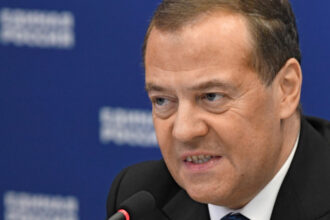 tot ce trebuie distrus va fi distrus dmitri medvedev avertizeaza ca rusia urmareste victoria nu compromisul in negocieri cu ucraina 683eddef27afb