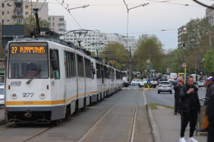 tramvai deraiat pe bulevardul theodor pallady din bucuresti circulatia liniilor 19 27 si 49 este blocata 6841ac146fecb