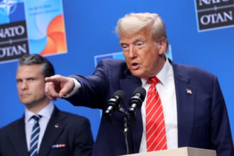 tu camasa alba haha e foarte agitata cum a decurs dialogul intre trump si o jurnalista al carei sot lupta in armata ucraineana 685cf3daee589