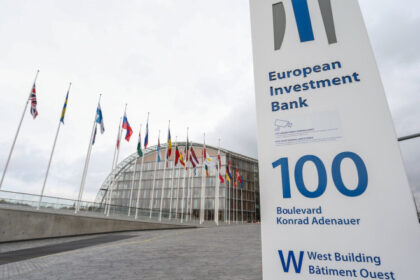 ue majoreaza la 100 de miliarde de euro plafonul pentru banca europeana de investitii reuters 685512065170d