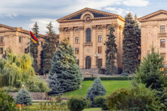 un arhiepiscop din armenia a incercat organizarea unei lovituri de stat anunta premierul de la erevan 685bc2027b44b